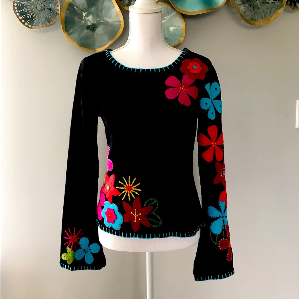 Adorable Floral Appliqué Cambridge Dry Goods NWOT Sweater